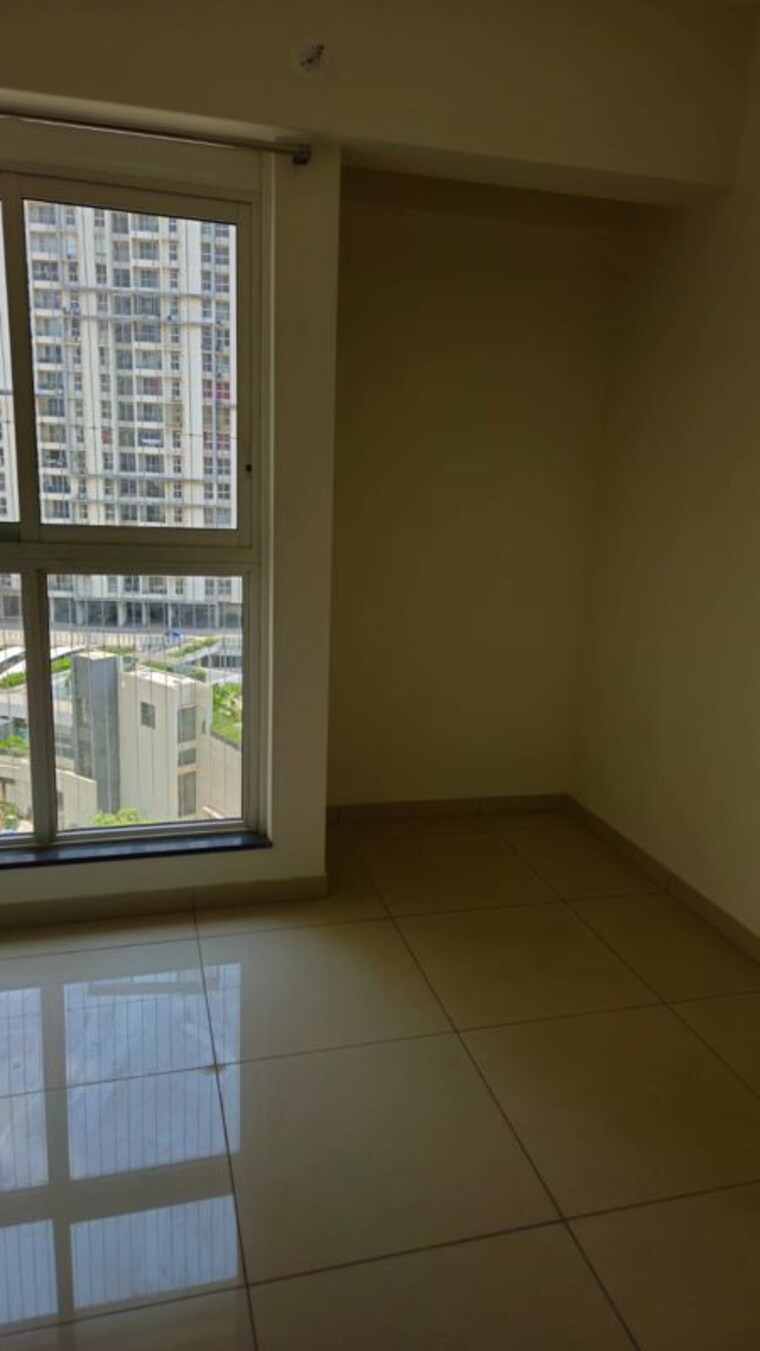 Room, godrej-emerald 3 Bedroom 900 Sq.Ft. Apartment In Ghodbunder Road Thane 10436002