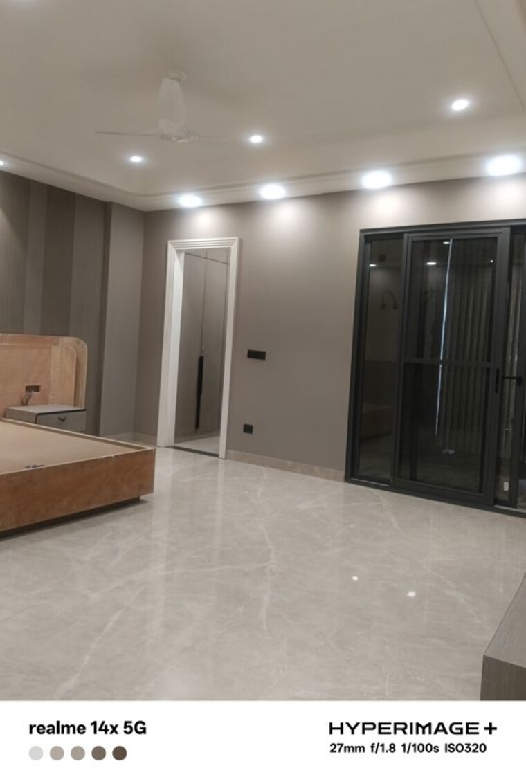 Room, sector 85 4 Bedroom 380 Sq.Yd. Builder Floor In Sector 85 Faridabad 10436007