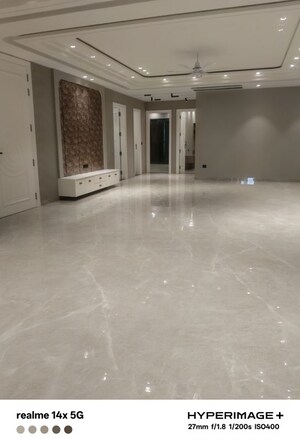Room in 4 BHK Builder Floor at Sector 85 – for Sale
