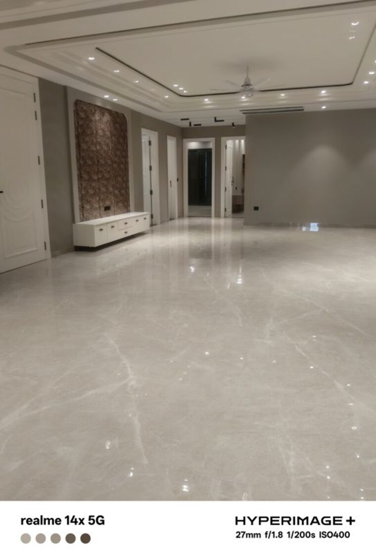 Room, sector 85 4 Bedroom 380 Sq.Yd. Builder Floor In Sector 85 Faridabad 10436007