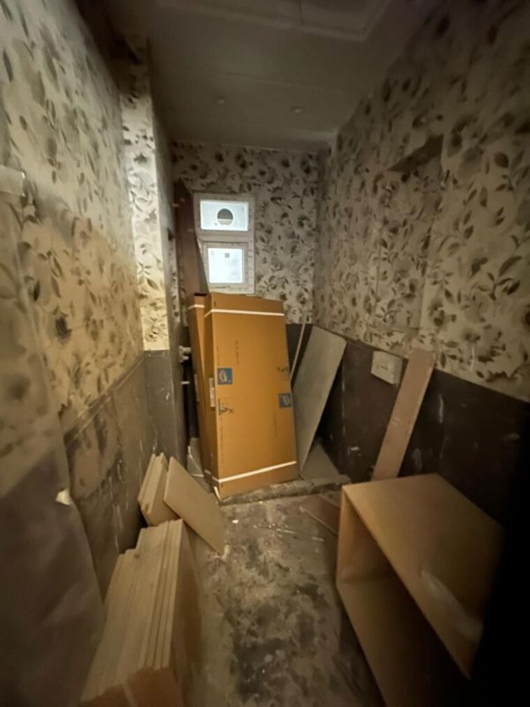 Bathroom, new rajinder nagar 3 Bedroom 200 Sq.Yd. Builder Floor In New Rajinder Nagar Delhi 10436024