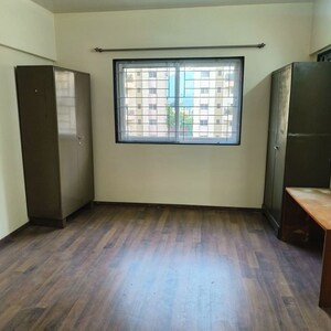 Room in 4 BHK Apartment at Magarpatta Laburnum Park, Hadapsar – for Rent