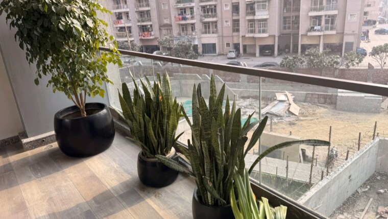Balcony, gulshan-avante 4 Bedroom 3200 Sq.Ft. Apartment In Sector 16b Greater Noida Greater Noida 10436082