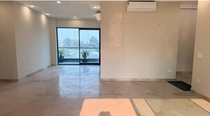 Room in 4 BHK Apartment at Gulshan Avante, Sector 16b Greater Noida – for Sale