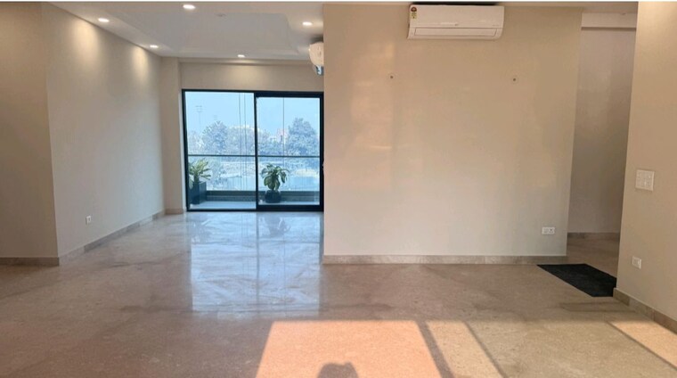 Room, gulshan-avante 4 Bedroom 3200 Sq.Ft. Apartment In Sector 16b Greater Noida Greater Noida 10436082