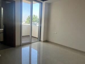 Room in 3 BHK Builder Floor at Sector 21 – for Sale
