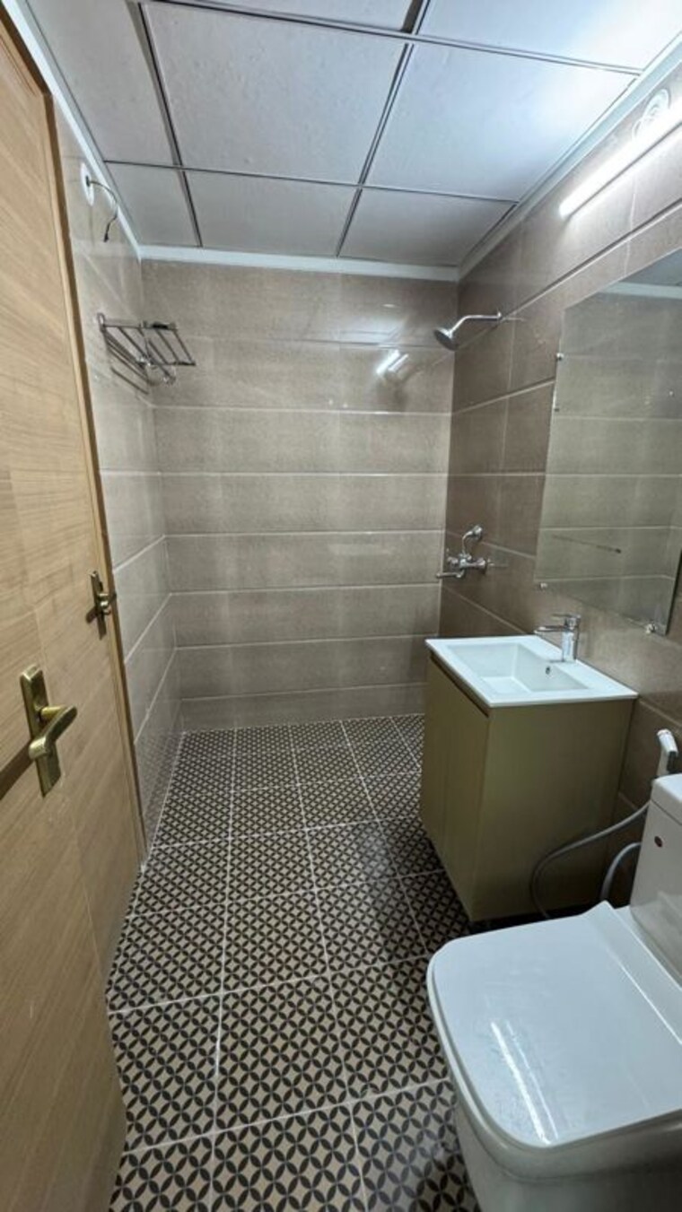 Bathroom, ska-orion 3.5 Bedroom 1700 Sq.Ft. Apartment In Sector 143b Noida 10436130