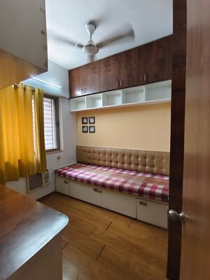 Bedroom in 2.5 BHK Apartment at Dombivli East – for Rent