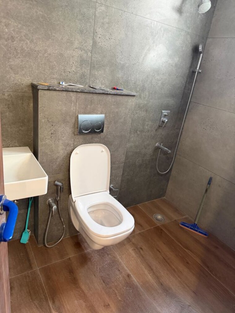 Bathroom, malwa-escon-primera 3 Bedroom 1650 Sq.Ft. Apartment In International Airport Road Zirakpur 10436109