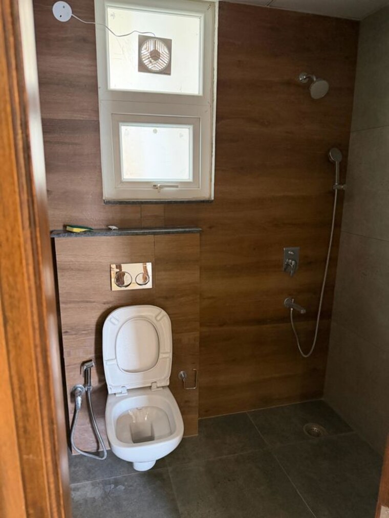 Bathroom, malwa-escon-primera 3 Bedroom 1650 Sq.Ft. Apartment In International Airport Road Zirakpur 10436109