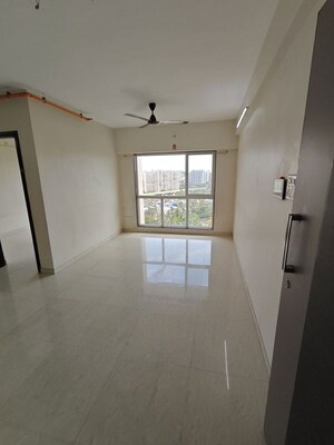 Room in 2 BHK Apartment at Veena Serene, Chembur – for Rent