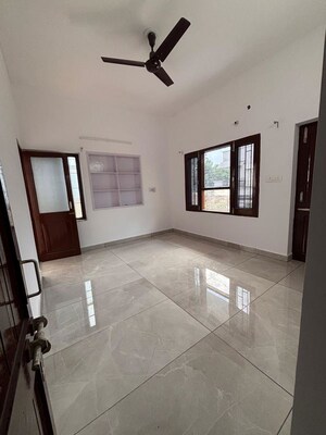 Room in 3 BHK Builder Floor at Sector 17 – for Sale