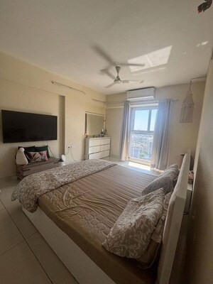 Bedroom in 3 BHK Apartment at Ishan CHS Matunga, Matunga East – for Rent
