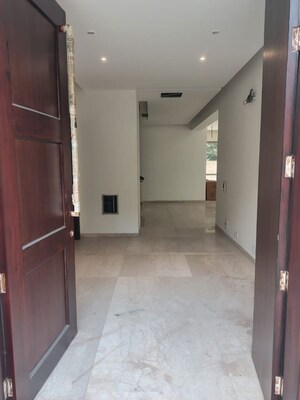 Building Lobby in 4 BHK Villa at Unitech Uniworld Resorts-The Residences, Sector 33 – for Rent
