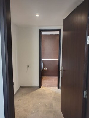 Room in 4 BHK Villa at Unitech Uniworld Resorts-The Residences, Sector 33 – for Rent