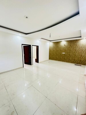 Room in 3 BHK Builder Floor at Preet Colony – for Sale