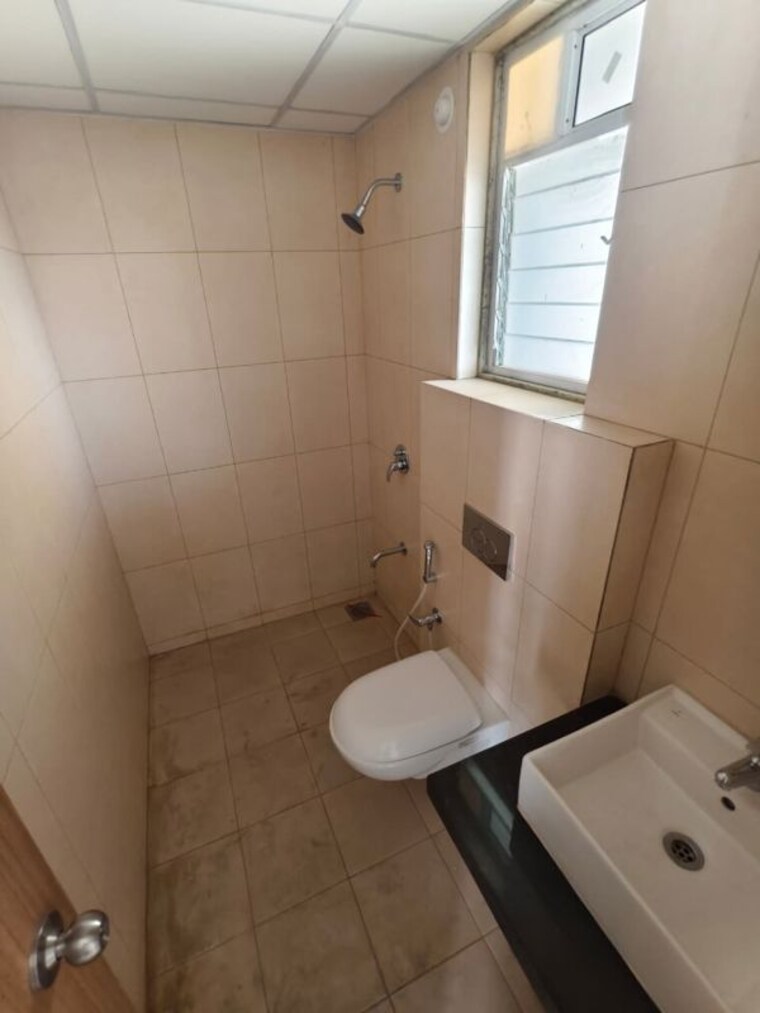 Bathroom, godrej-emerald 2 Bedroom 800 Sq.Ft. Apartment In Ghodbunder Road Thane 10436199