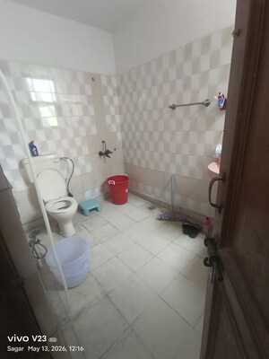 Bathroom in 1 BHK Builder Floor at Sector 56 – for Rent