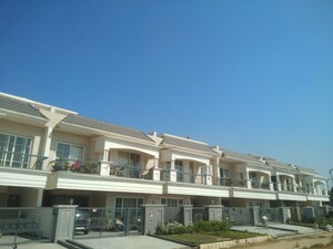 5 BHK Villa – Exterior View View at North Mullanpur - for Sale