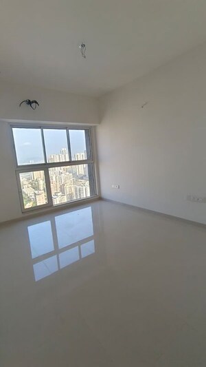 Room in 2 BHK Apartment at L And T Rejuve 360, Mulund West – for Rent