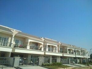 5 BHK Villa – Exterior View View at DLF Hyde Park, South Mullanpur - for Sale