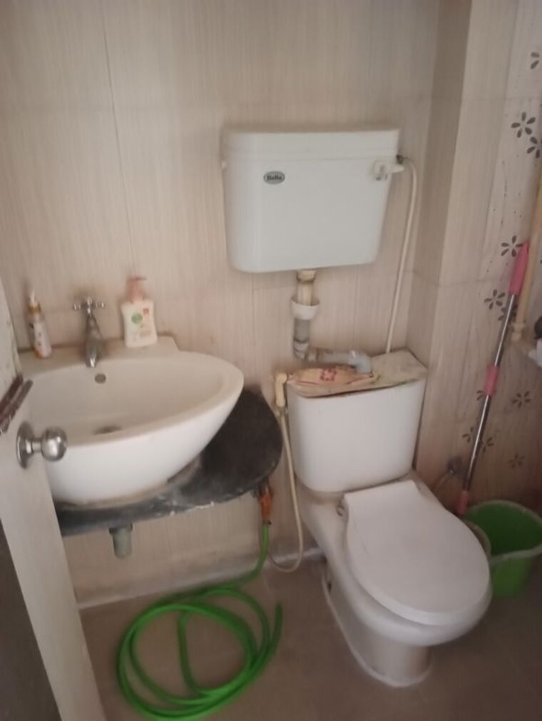 Attached Bathroom, ajmera-yogi-dham-phase-iii 1 Bedroom 595 Sq.Ft. Apartment In Kalyan West Thane 10436255
