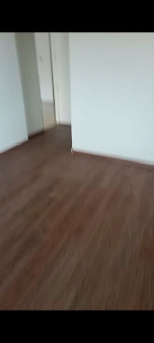 Room in 3 BHK Apartment at Mahindra Eminente, Goregaon West – for Rent