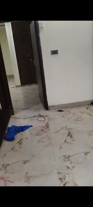 Room in 2 BHK Builder Floor at Pitampura – for Rent