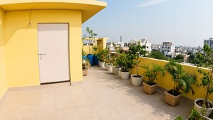 Parking in 2 BHK Independent House at Manish Nagar – for Sale