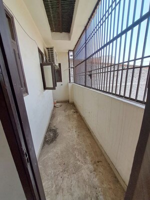 Balcony in 4 BHK Builder Floor at Rohini Sector 28 – for Rent