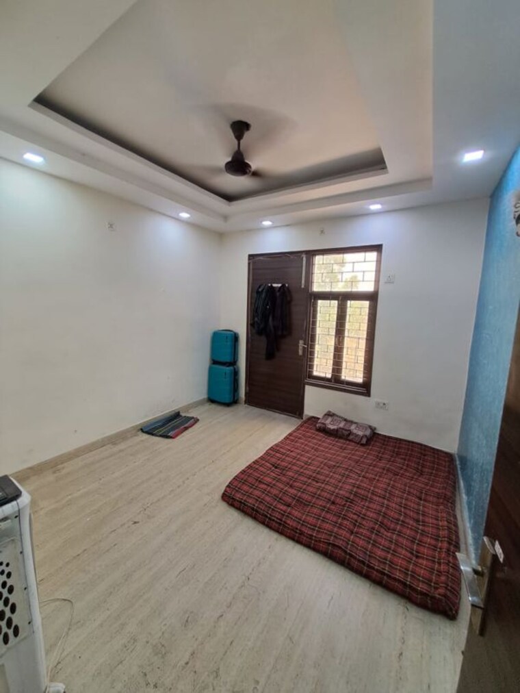 Bedroom, rohini sector 28 4 Bedroom 1500 Sq.Ft. Builder Floor In Rohini Sector 28 Delhi 10436386