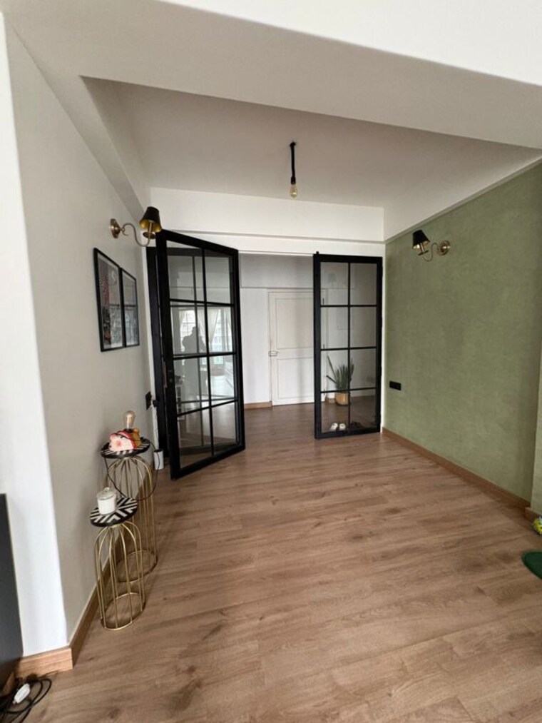 Room, shivraj-height 3.5 Bedroom 2000 Sq.Ft. Apartment In Khar West Mumbai 10436388