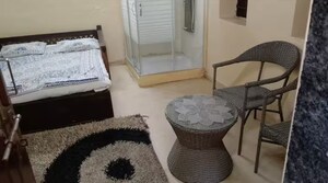  Pg For Rent in Tungarli