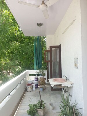 Balcony in 3 BHK Builder Floor at Dwarka Complex, Sector 16 – for Rent