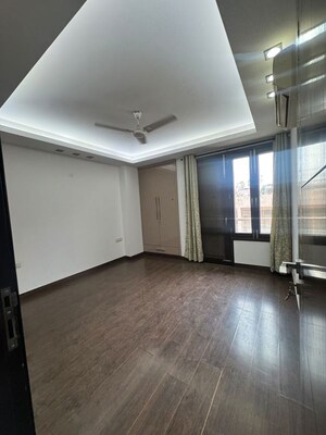 Room in 3 BHK Builder Floor at Greater Kailash I – for Rent