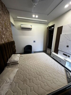 Bedroom in 1 BHK Builder Floor at Sector 52 – for Rent