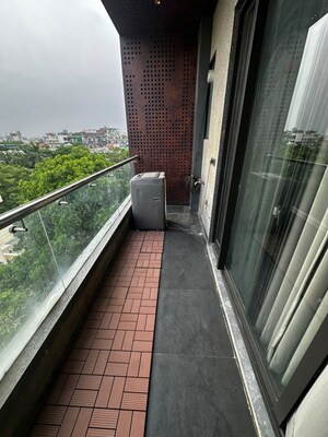 Balcony in 1 BHK Builder Floor at Sector 52 – for Rent