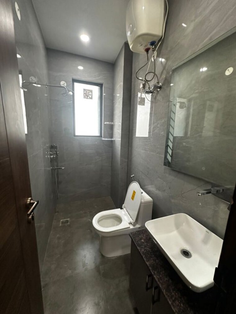 Bathroom, sector 52 1 Bedroom 350 Sq.Ft. Builder Floor In Sector 52 Gurgaon 10436397