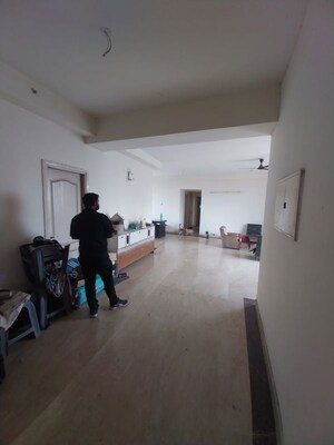 Parking in 3 BHK Apartment at Nimbus Express Park View - II, Chi V Greater Noida – for Sale