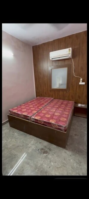 1 BHK Builder Floor For Rent in Pitampura