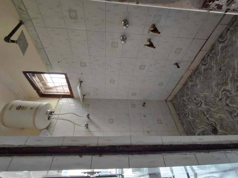 Bathroom, vasant kunj 1 Bedroom 550 Sq.Ft. Apartment In Vasant Kunj Delhi 10436447