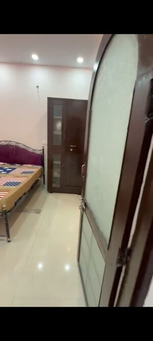 Furnished Amenities in 2 BHK Builder Floor at Pitampura – for Rent