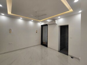 Room in 4 BHK Apartment at Vasant Kunj – for Sale
