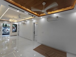 Team Area in 4 BHK Apartment at Vasant Kunj – for Sale