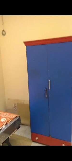 Furnished Amenities in 1 BHK Builder Floor at Shalimar Bagh – for Rent