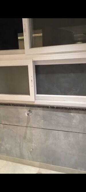 Furnished Amenities in 1 BHK Builder Floor at Shalimar Bagh – for Rent