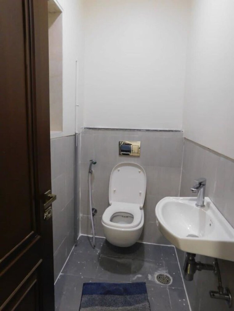 Bathroom, jubilee hills 6 Bedroom 595 Sq.Yd. Villa In Jubilee Hills Hyderabad 10436440