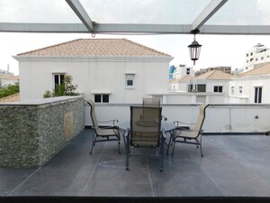 Team Area in 6 BHK Villa at Jubilee Hills – for Sale