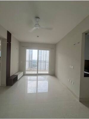 Room in 2 BHK Apartment at Eldeco Live By The Greens, Sector 150 – for Sale