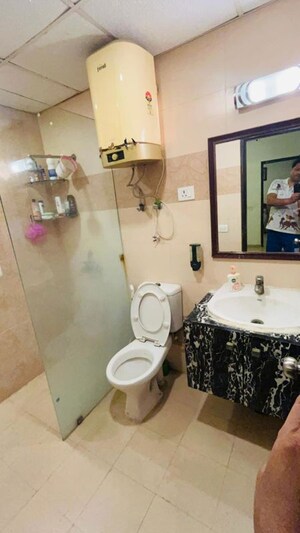Team Area in 3 BHK Apartment at Amrapali Silicon City, Sector 76 – for Rent